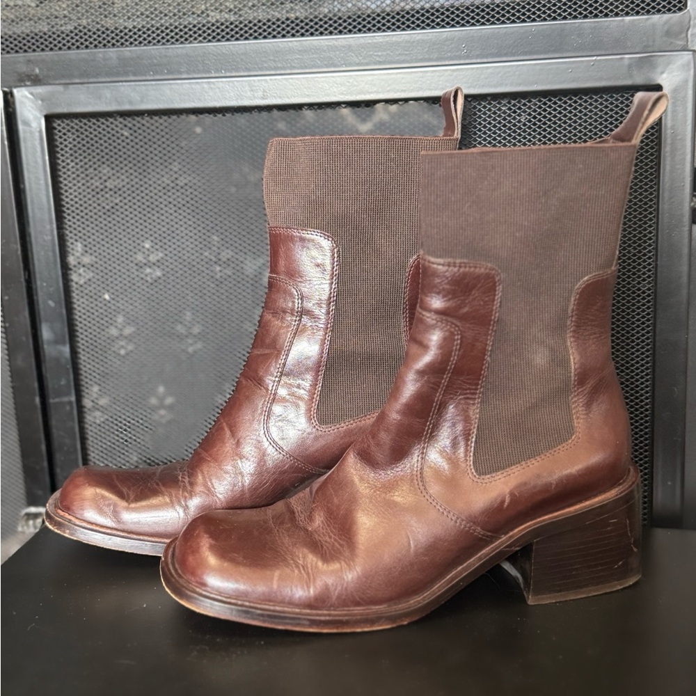 BCBG MAXAZRIA Women's Boots Size 8B Brown Dress/Casual Boots - Picture 2 of 7